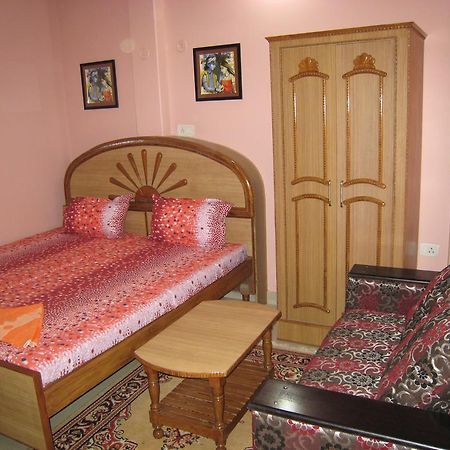 Krishna Paying Guest House Varanasi Værelse billede