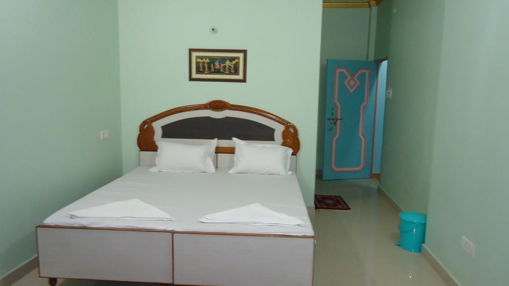 Krishna Paying Guest House Varanasi Værelse billede